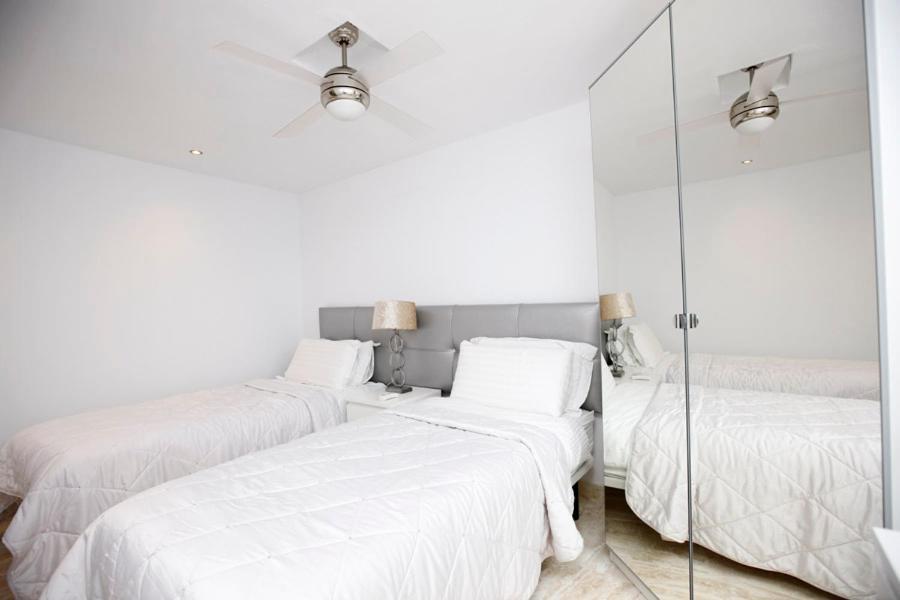 R02 Luxury Apartment In Villa With Pool And Garden มาร์เบยา ภายนอก รูปภาพ